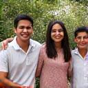 Gambar Puan Zaleha sekeluarga